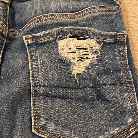 American Eagle Hi-Rise Shortie jean shorts - Picture 8 of 8
